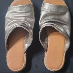 Womens Bueno Gold Top  Round Open Toe Sandals Pre Loved Good Condition Size 38